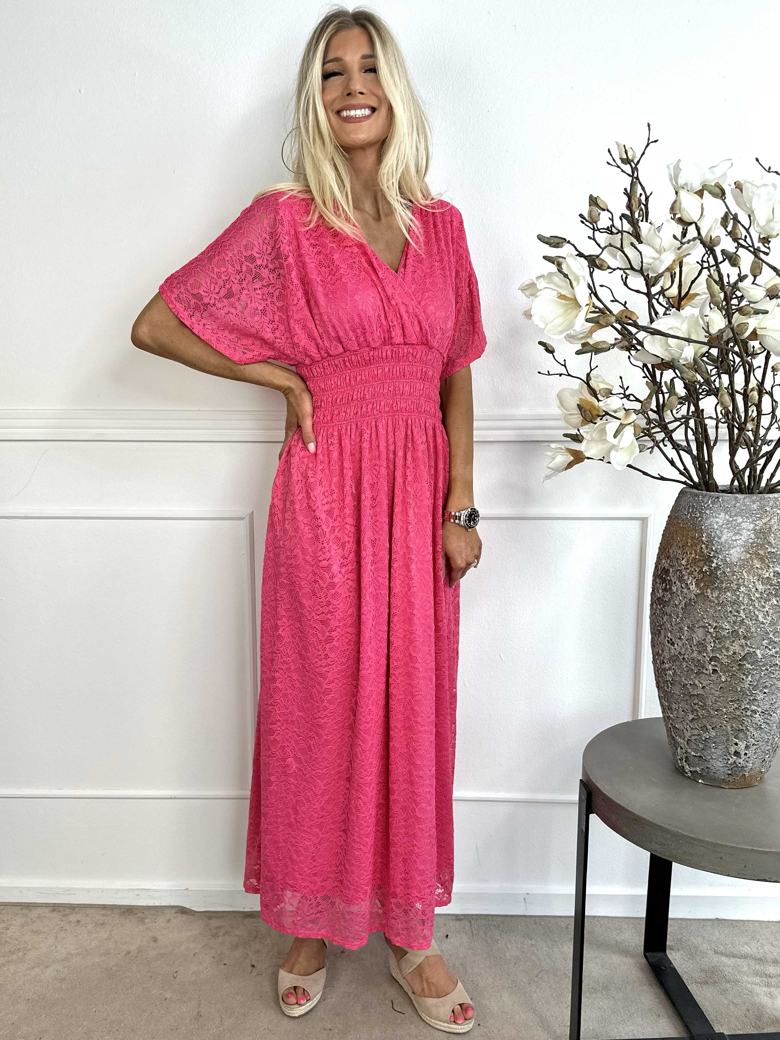 Pams Lace - Lang kjole i blonde med smock under brystet